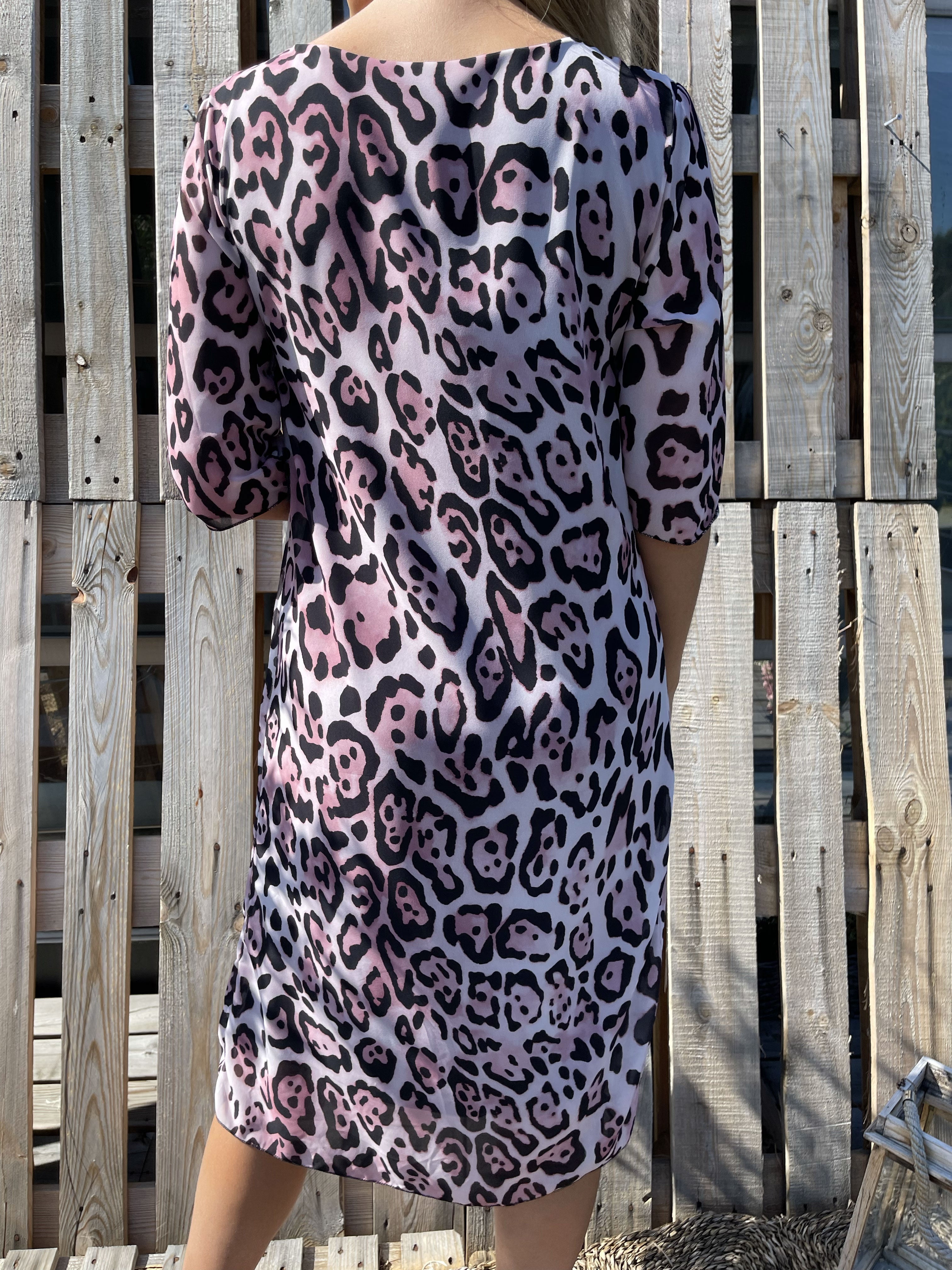 Zion Leo - Plisseret kjole med leopardprint